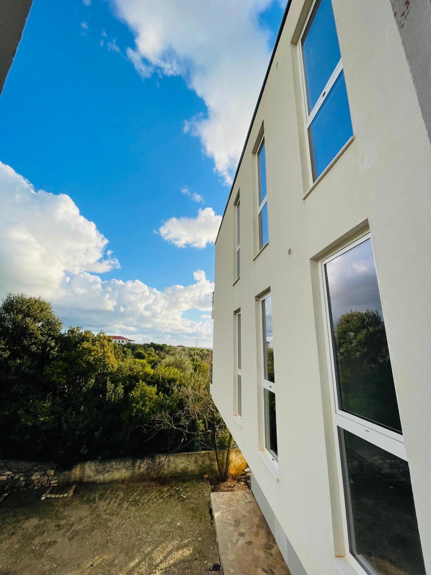 Hotel Nuanti Himare Exterior photo