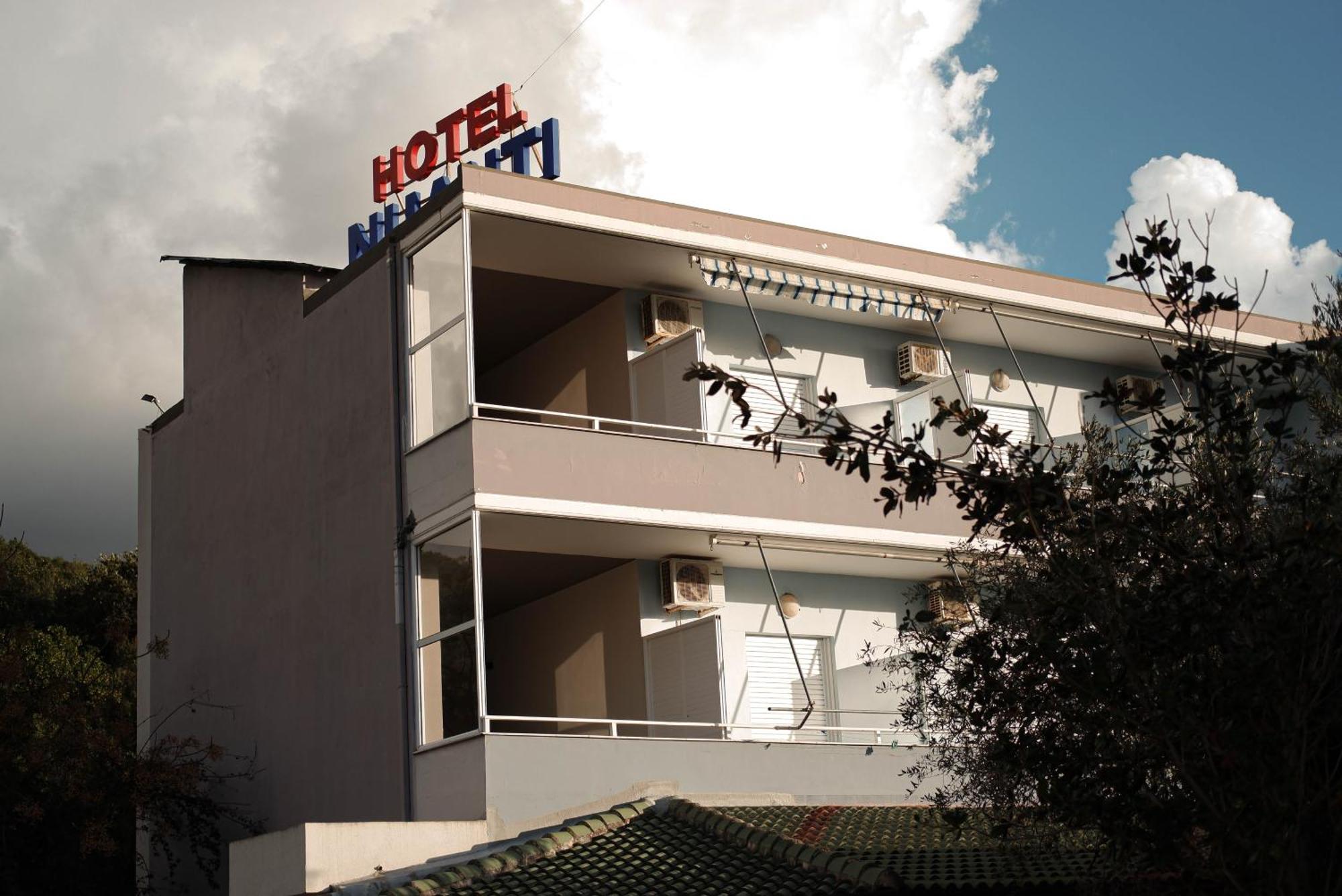 Hotel Nuanti Himare Exterior photo